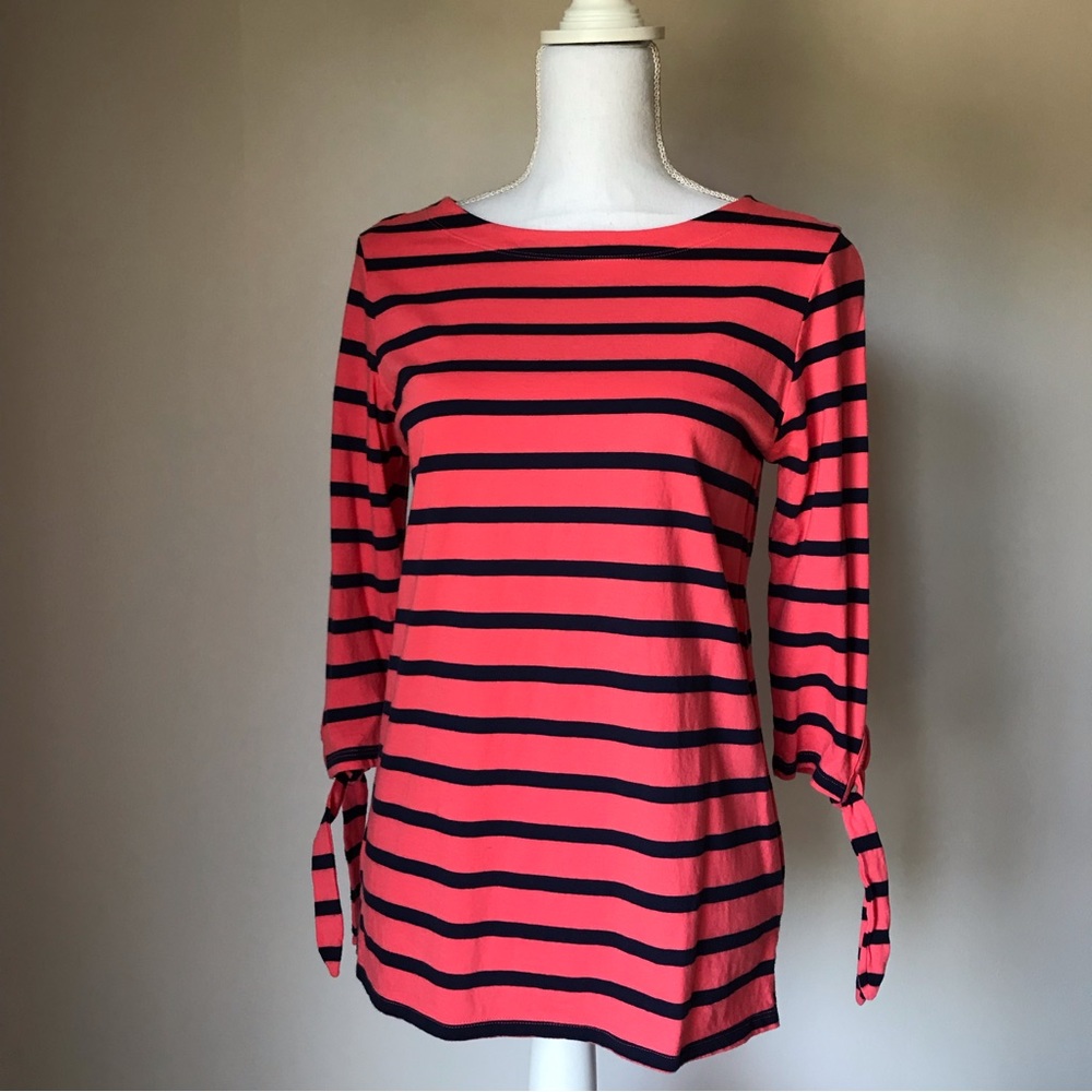 Old Navy t-shirt